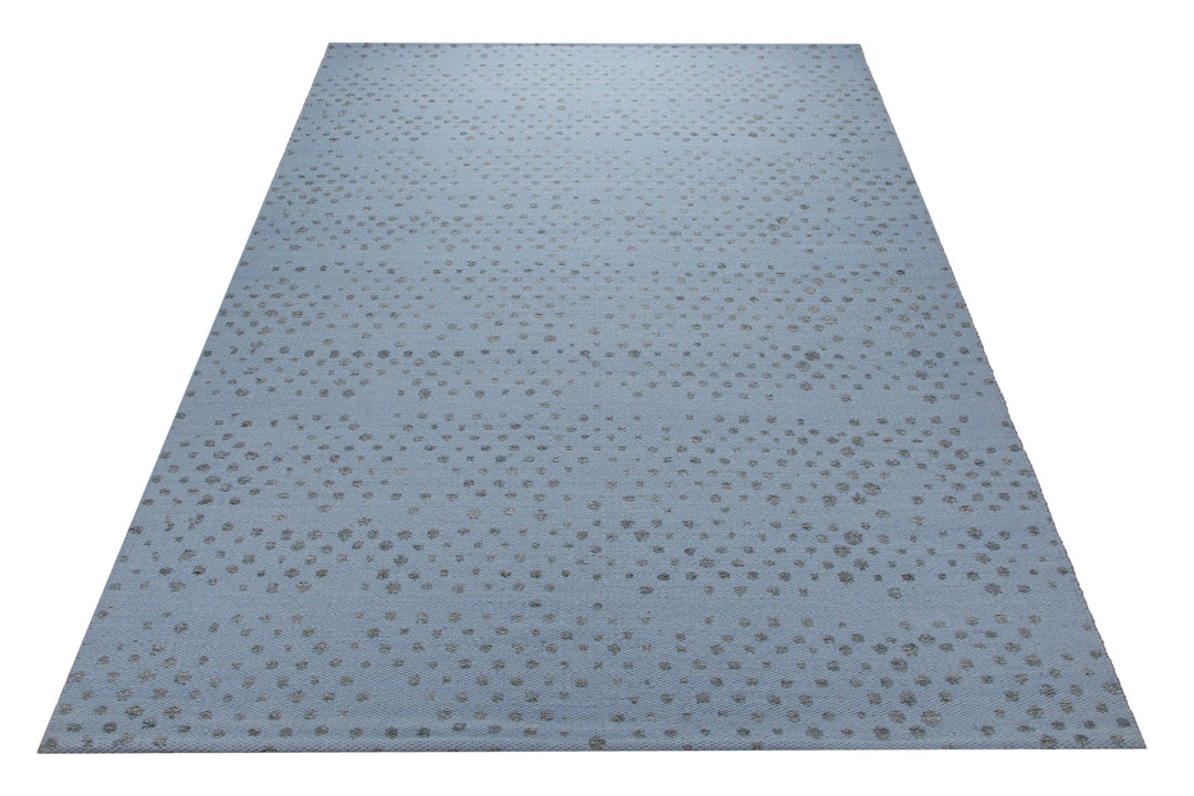 Spring Jacquard Teppich Baumwolle Punktstruktur hellblau 160x230 cm – im Raum platziert