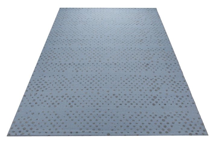 Spring Jacquard Teppich Baumwolle Punktstruktur hellblau 160x230 cm – im Raum platziert