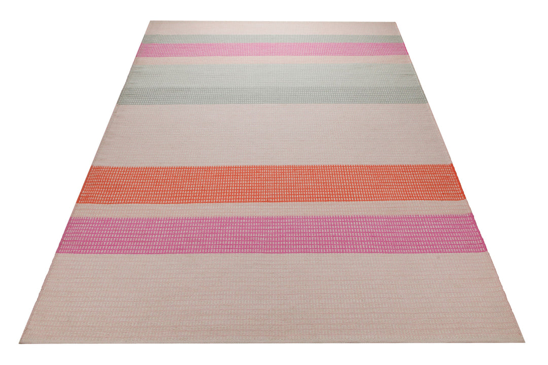 Handwebteppich Wolle Streifen rosé grau orange 160x230 cm – dekorativ im Raum inszeniert