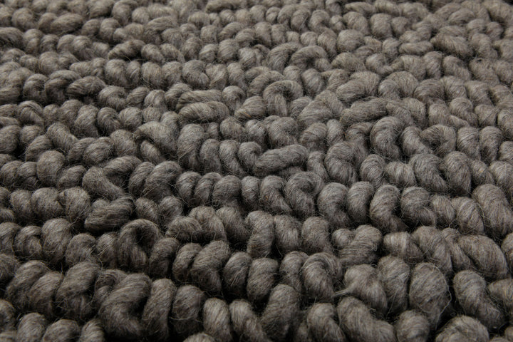 160x230 Teppich Wohnzimmer Oversize-Loops in dunklem Taupe – Schwerer Wollteppich zum Versinken