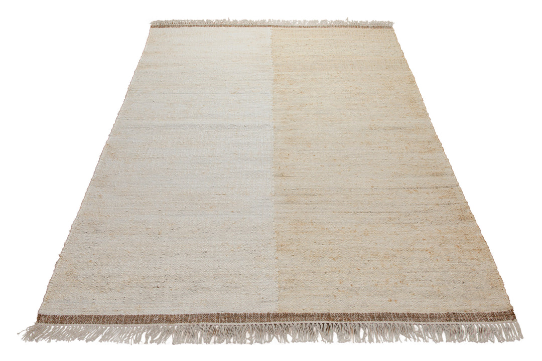 160x230 Teppich WohnzimmerZwei Hälften, ein Ton – Reduzierter Naturteppich in Creme und Sand