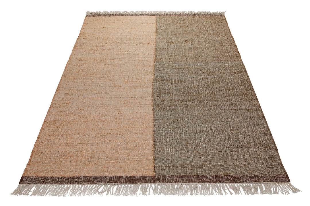 160x230 Teppich Wohnzimmer Zwei Welten, ein Teppich – Naturfaser-Diptychon in Apricot und Erde