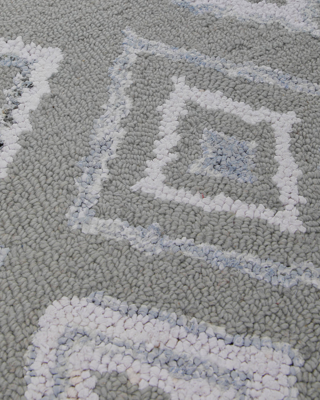 Berber-Raute in Salbei - Handtuft Wolle 160 x 230 cm – Produktfoto freigestellt