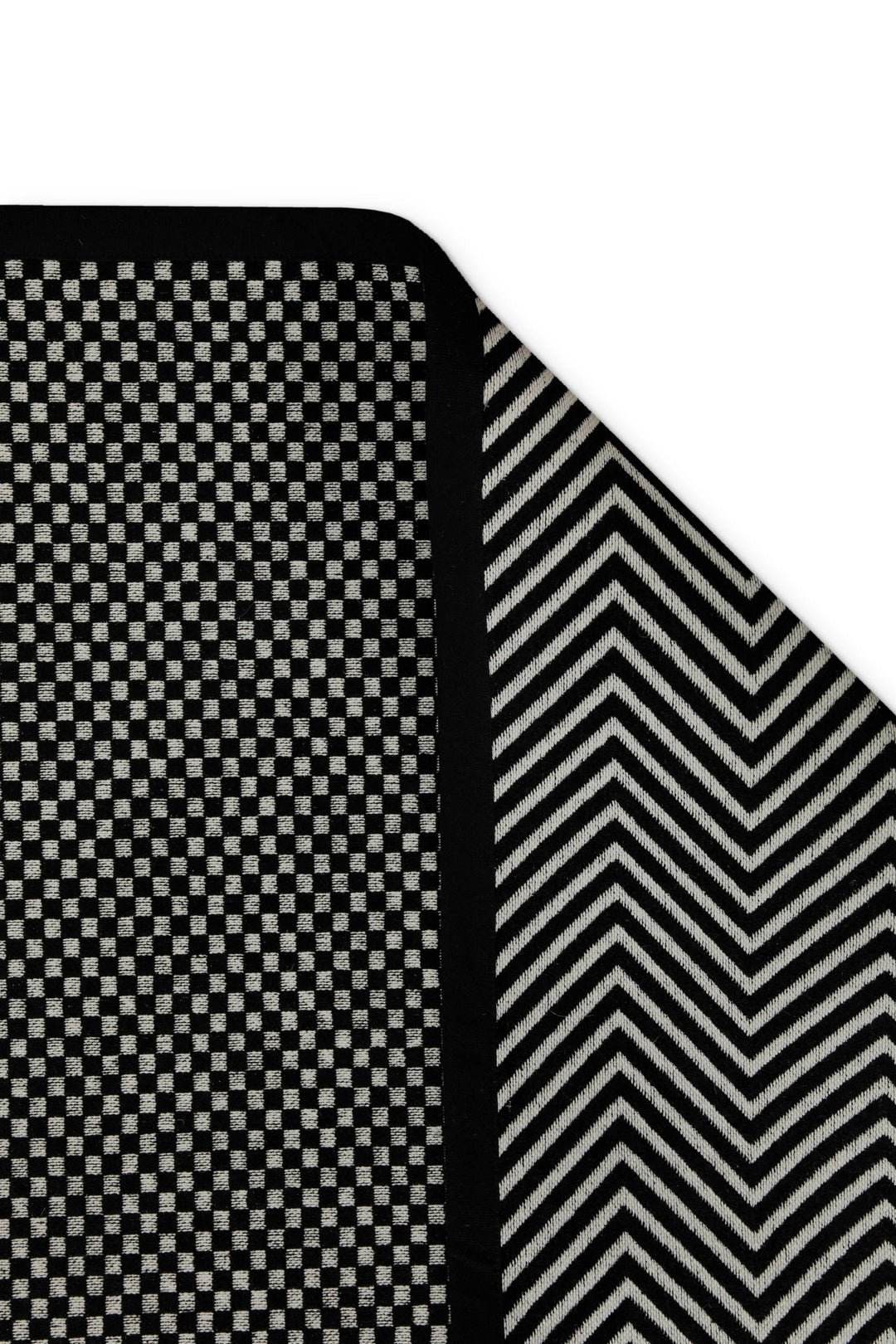 Handwebteppich Wolle Feinkaro schwarz weiß 160x230 cm – zweite Detailansicht