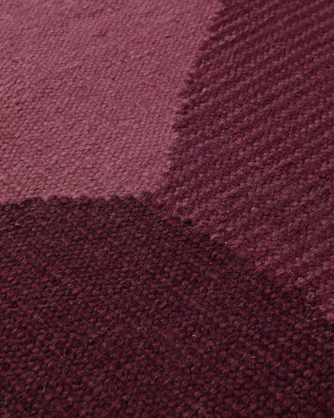 Handwebteppich Wolle Rautenmuster beere 160x230 cm – Detailaufnahme der Musterung