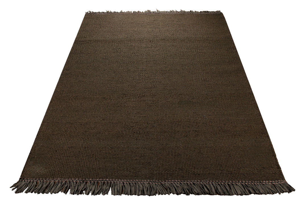 Dedon Outdoor Handwebteppich uni braun 160x230 cm – im Wohnraum in Szene gesetzt