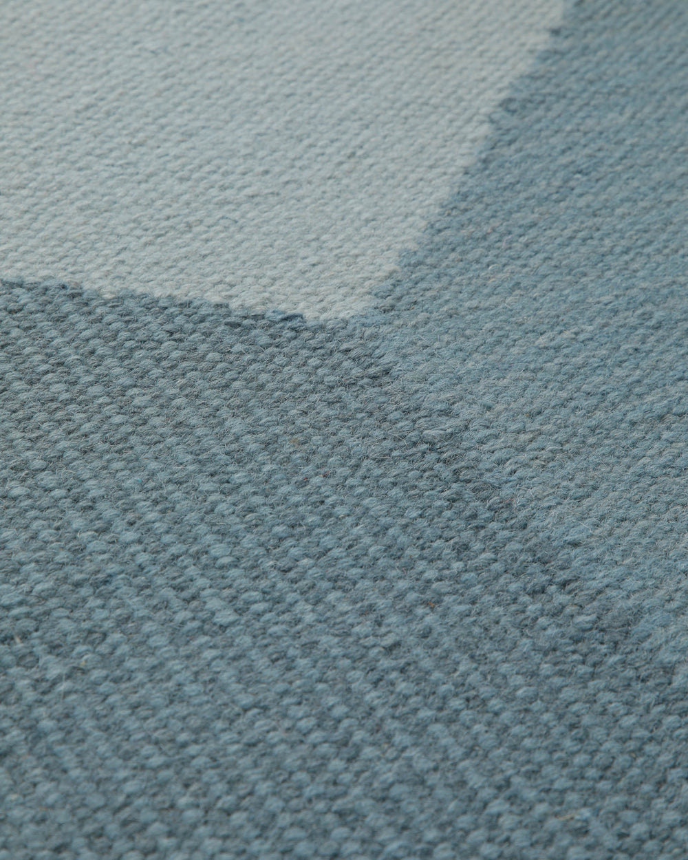 Handwebteppich Wolle Rautenmuster blaugrau 160x230 cm – Detailaufnahme der Musterung