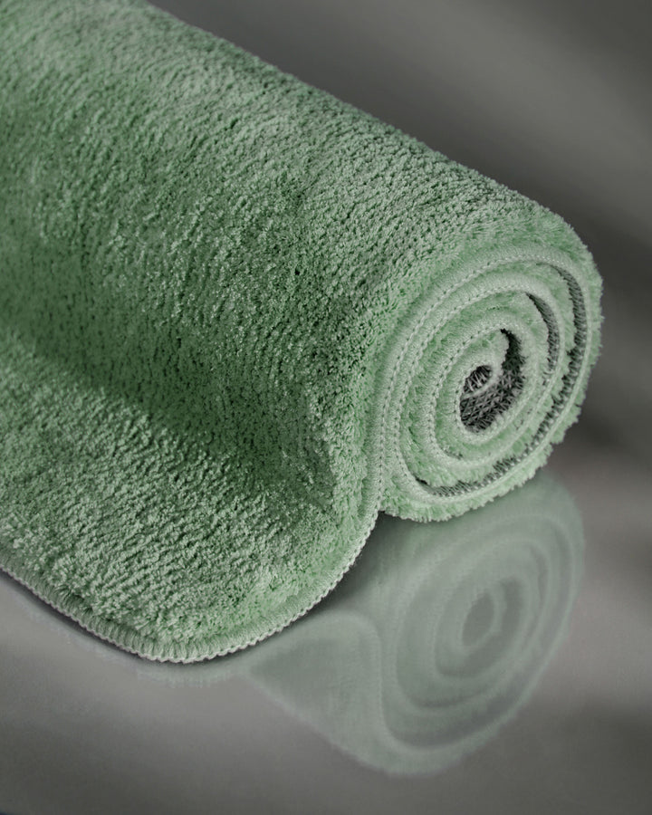 Badematte Badteppich Joris Grün flauschig Detail Flor aufgerollt